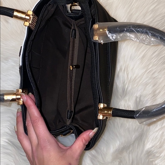 Black and White Crossbody/Handbag NEW - Picture 4 of 5